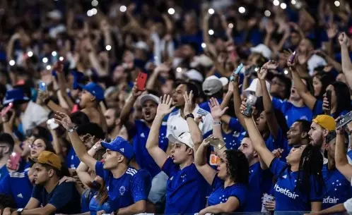 Cruzeiro em crise: torcedores protestam e cobram vitória. Entenda!