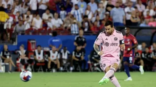 Messi faz dois, busca empate heroico, e Inter Miami se classifica nos pênaltis. veja!