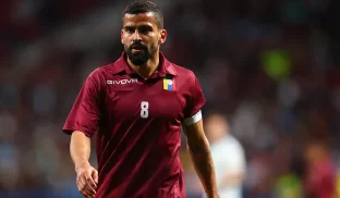 Santos anuncia contratação de venezuelano Tomás Rincón. veja!