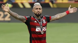Arturo Vidal diz que: “Ficaria feliz em jogar com Messi”. veja!
