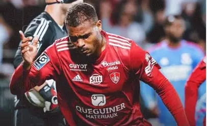 Brest assume a liderança do campeonato francês após vitória sobre o Lyon. Entenda!
