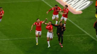 Inter vence de virada o São Paulo por 2 a 1 e encerra jejum e preocupa rival perto de finais. veja!