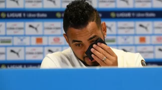 Ultras do Olympique protestam contra saída de Payet e exigem demissão de presidente. Entenda!