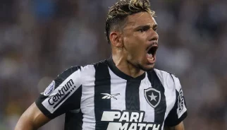 Diretor revela bastidores da negociação do Botafogo com Tiquinho Soares. veja!