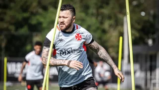 Ramón Díaz faz testes, e Vasco pode ter mudanças no ataque para enfrentar o Fluminense. Entenda!