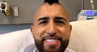 Vidal passa por cirurgia no joelho e tem futuro incerto no Athletico. veja!