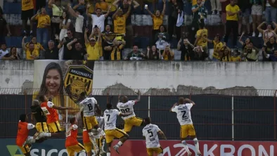 Amazonas vence o Brusque por 2 a 1 de virada e conquista o título inédito da Série C