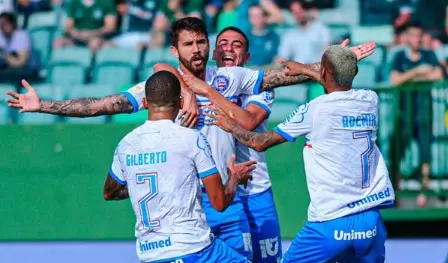 Em jogo eletrizante, Bahia supera o Goiás por 6 a 4 e sai da zona de rebaixamento. Entenda!