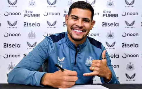 Bruno Guimarães renova contrato com o Newcastle até 2028 com multa milionária. Entenda!