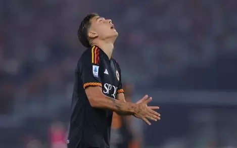 Paulo Dybala da Roma ficará fora por um mês devido a lesão no joelho. Entenda!