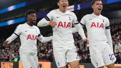 Tottenham vence o Crystal Palace por 2 a 1 e segue líder invicto da Premier League. veja!