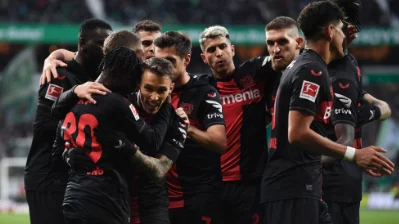 Leverkusen goleia Werder Bremen por 3 a 0 e retoma primeiro lugar do Bayern. veja!