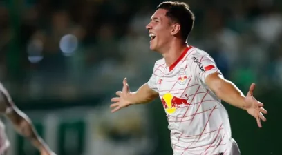 Bragantino vence o Goiás 2 a 0 na Serrinha e encosta na briga pelo título. veja!