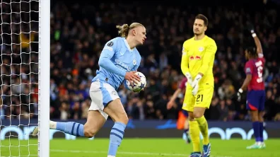 Manchester City vence de virada o RB Leipzig por 3 a 2 e garante liderança da Liga do Campeões. veja!