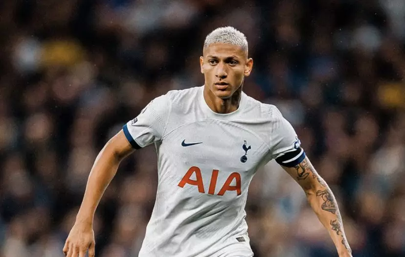 Atacante Richarlison passa por cirurgia na virilha e desfalcará o Tottenham. Entenda!