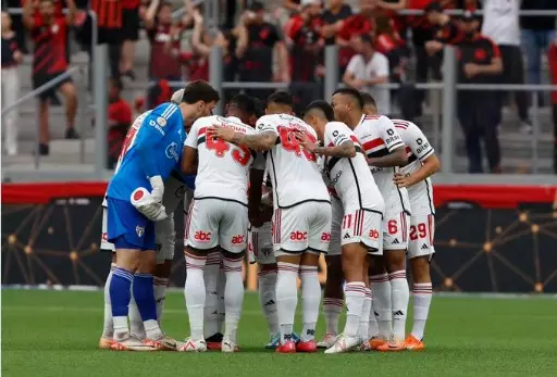São Paulo e Cruzeiro se enfrentam no Brasileirão com apenas dois pontos de diferença. Entenda!