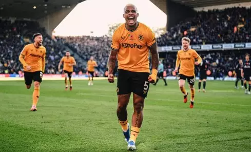 Tottenham sofre reviravolta nos acréscimos e cede liderança na Premier League. Entenda!