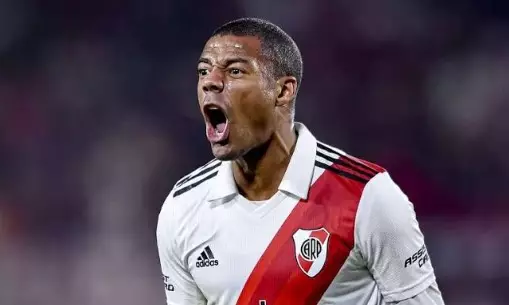 Flamengo intensifica investida por Nicolás De La Cruz do River Plate. Entenda!