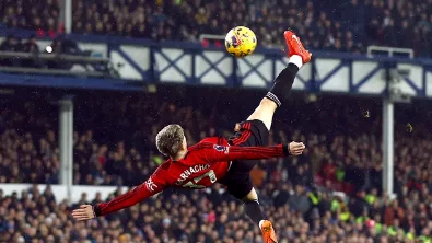 Manchester United vence o Everton por 3 a 0 em jogo válido pela Premier League. veja!