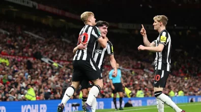 Newcastle bate o Manchester United por 3 a 0 e avança na Copa da Liga Inglesa. veja!