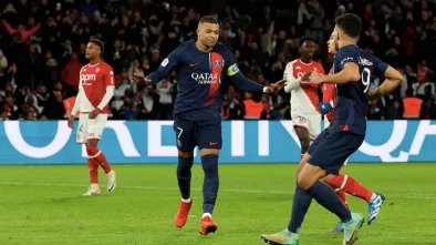 PSG vence o Monaco por 5 a 2 e chega a seis vitórias seguidas no Campeonato Francês. veja!