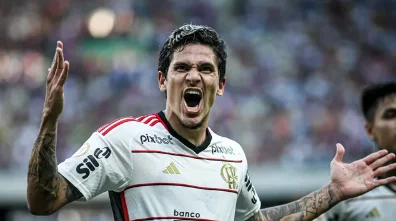 Flamengo vence Fortaleza por 2 a 0 no Castelão em jogo válido pela 32ª rodada do Brasileirão.