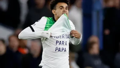 Liverpool empata com Luton Town por 1 a 1 na 11ª rodada da Premier League.