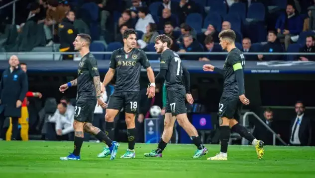 Juventus busca liderança temporária contra o Napoli na Serie A. Entenda!