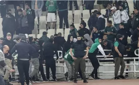 Medidas drásticas na Grécia, Liga de Futebol com portões fechados devido à violência. Entenda!