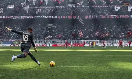 Milan brilha no San Siro, vitória contundente por 3 a 0 sobre o Monza na Serie A. Entenda!