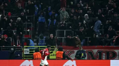 Barcelona perde para Royal Antwerp por 3 a 2, mas se classifica em primeiro no grupo H da Champions.