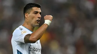 Grêmio vence de virada o Fluminense por 3 a 2 no Maracanã e termina o Brasileiro como vice-campeão. veja!