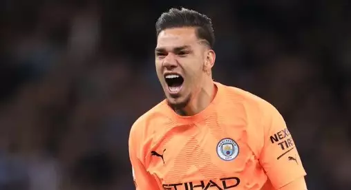 Ederson recebe o troféu Yashin como melhor goleiro do mundo em 2023. Entenda!