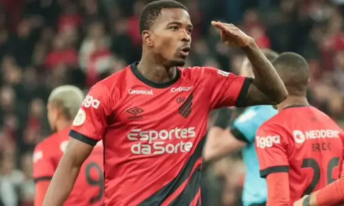 Corinthians negocia contratação do zagueiro Cacá para reforçar o elenco. Entenda!