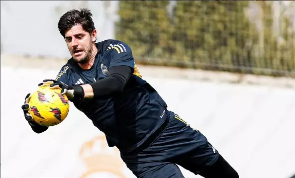 Courtois passa por cirurgia no joelho e desfalca Real Madrid e seleção belga. Entenda!