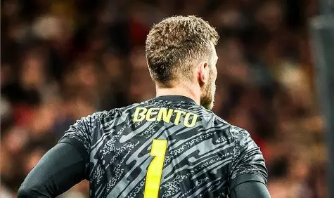 Goleiro Bento, do Athletico-PR, desperta interesse de clubes europeus após brilhar pela Seleção Brasileira. Entenda!