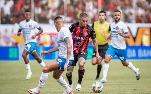 Vitória realiza virada emocionante sobre o Bahia na primeira partida da final do Baiano. Entenda!
