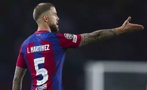 Zagueiro do Barcelona confronta torcedor após insulto. Entenda!