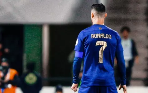 Cristiano Ronaldo lidera Al-Nassr em goleada e mantém esperanças na Liga Saudita. Entenda!