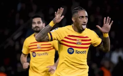 Barcelona vence PSG com dois gols de Raphinha na Liga dos Campeões. Entenda!