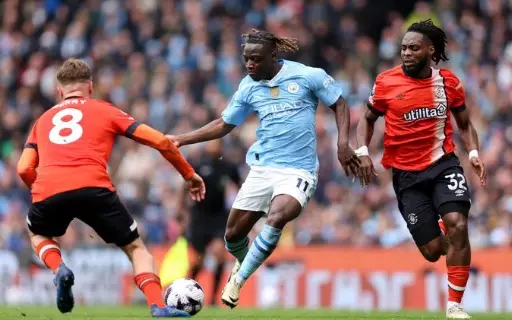 Manchester City goleia o Luton Town por 5 a 1 e assume liderança provisória na Premier League. Entenda!
