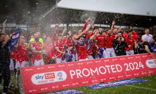Wrexham, clube de Ryan Reynolds e Rob McElhenney, garante segundo acesso consecutivo. Entenda!