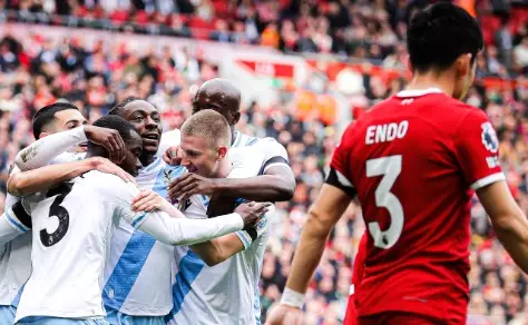 Liverpool sofre derrota surpreendente para o Crystal Palace e vê chances de título ameaçadas. Entenda!