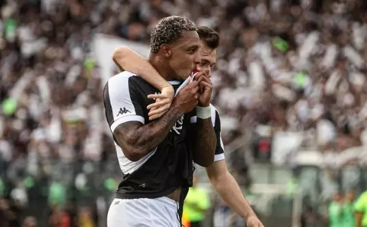 Vasco vence Grêmio em jogo marcado por homenagens a Roberto Dinamite e estreias no Brasileirão 2024. Entenda!
