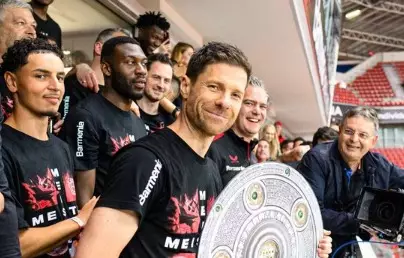 Leverkusen faz história com título invicto na Bundesliga. Entenda!