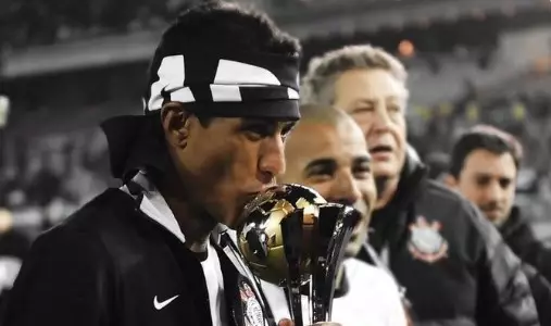 Corinthians se despede de Paulinho em jogo decisivo na Copa Sul-Americana. Entenda!