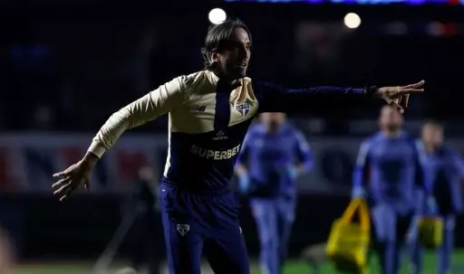 São Paulo vence Criciúma por 2 a 1 e volta a brigar pelo G6 no Brasileirão. Entenda!