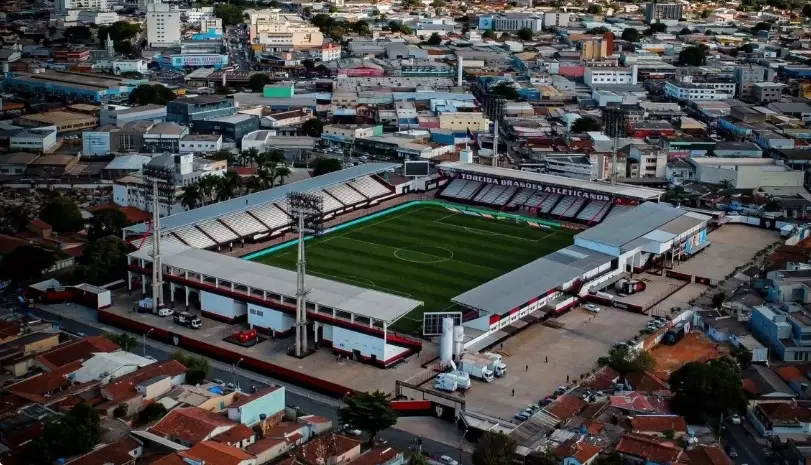 Atlético-GO e Athletico-PR se enfrentam no Estádio Antônio Accioly pelo Brasileirão. Entenda!