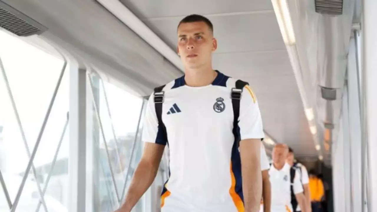 Andriy Lunin renova contrato com o Real Madrid até 2030. Entenda!
