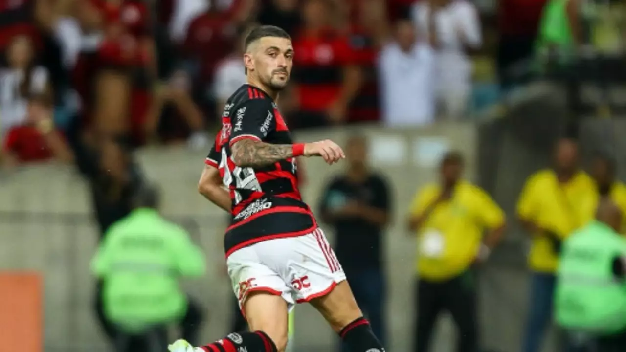 Flamengo e Vasco se enfrentam em clássico no Maracanã pela 26ª rodada do Brasileirão. Entenda!